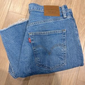 LEVIs Ribcage Straight Ankle Jeans sz 31. No tags. never worn.